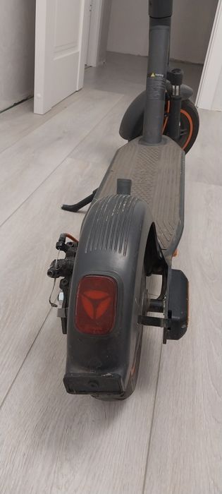 Електросамокат yadea