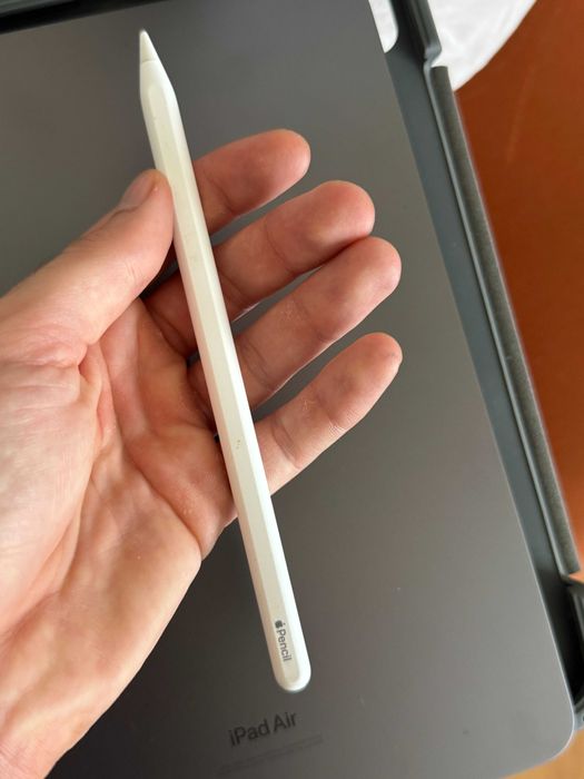 Apple iPad Air (M1) 256GB 5th Generation + Apple Pencil 2