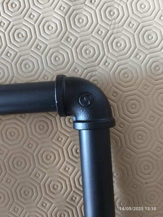 Toalheiro alumínio lacado preto