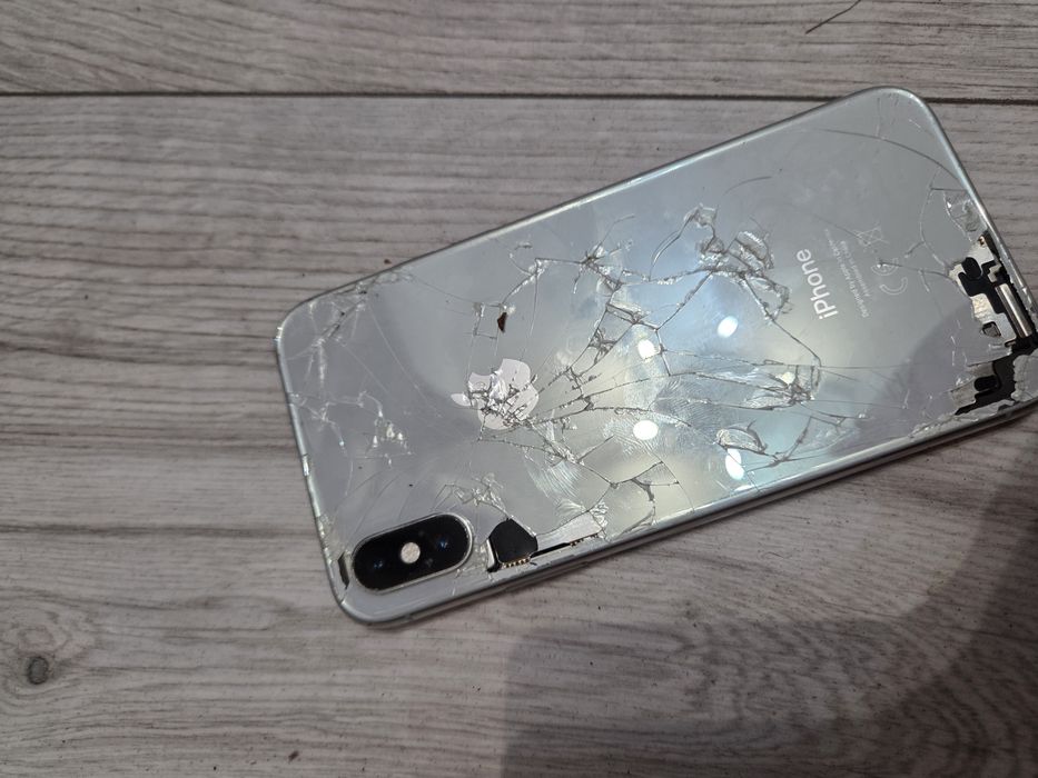 Iphone xs 64gb..