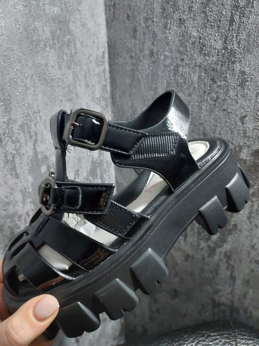 Босоніжки туфлі сандалі дівчинка