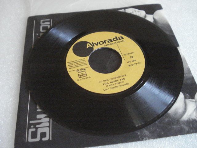 Silver Convention – Fly, Robin, Fly / I Like It - 197664286317876226124