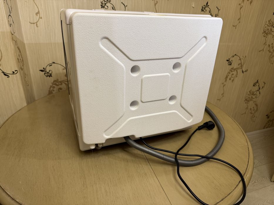 Автоматична посудомийна машина з функцією сушки. Настільна портативна