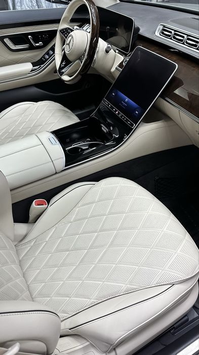 Мийка двигуна, полірування фар, хімчистка