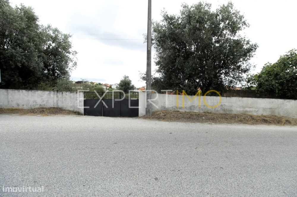 Terreno || 1381m2 || Viabilidade de Construção