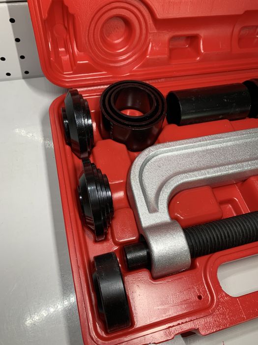 Набор для выпрессовки шаровых и крестовин