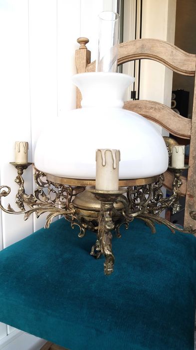 candeeiro antigo com 3 bocais mais uma chaminé