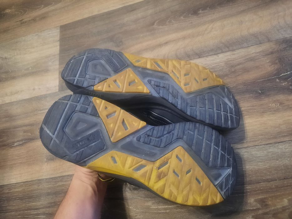 Продам Кросівки Joma