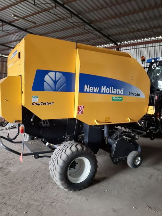 Prasa new holland br7060