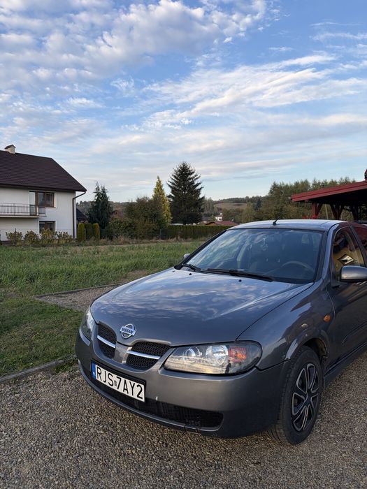 Nissan Almera
