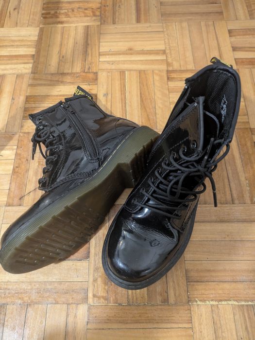 Botas Dr Martens 

Entrego em mãos em Gaia