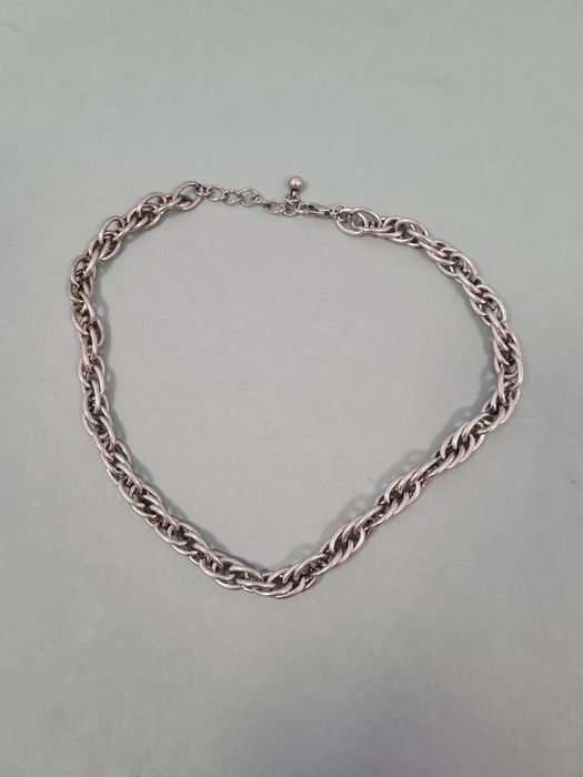 Bijuteria - colares,  anéis,  pulseira