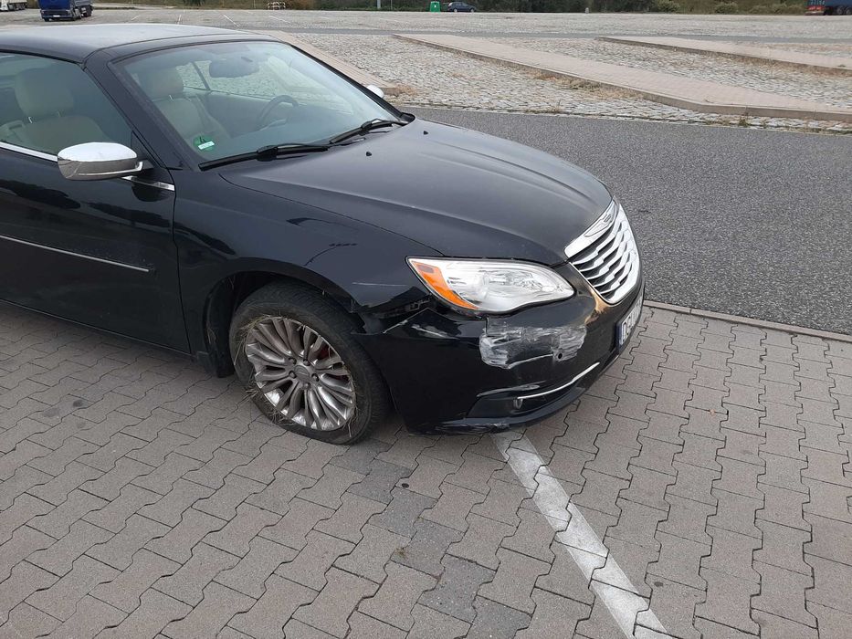 Chrysler 200