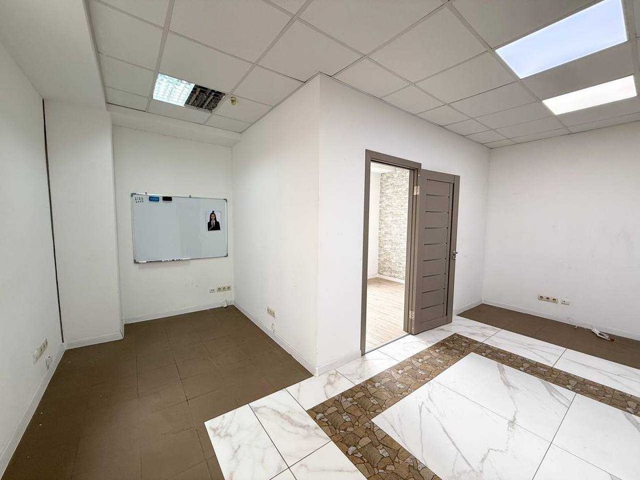 Сдам офис 45 кв.м. open space + кабинет. р-н Екатеринославского бул.