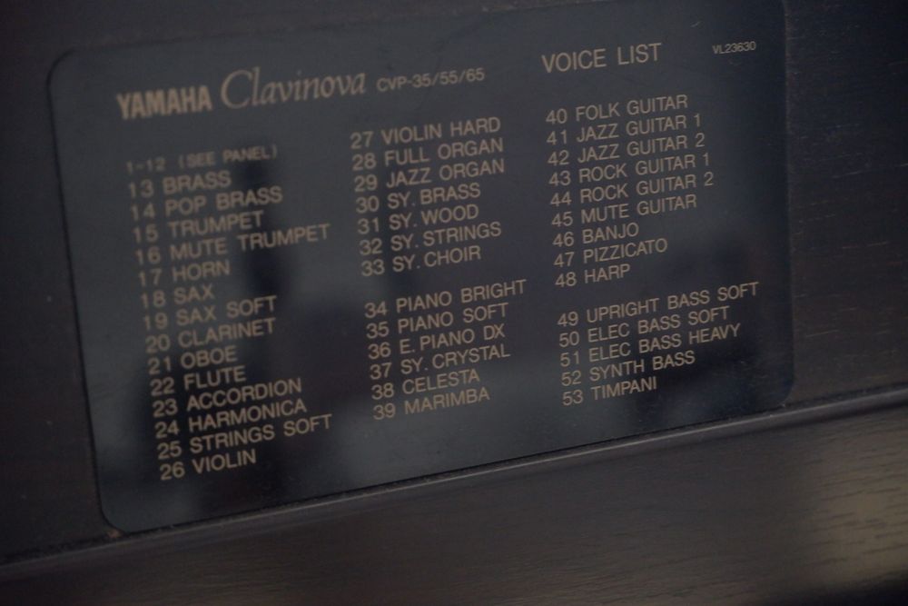 Vendo ou troco Yamaha clavinova CVP 65 pouco usado