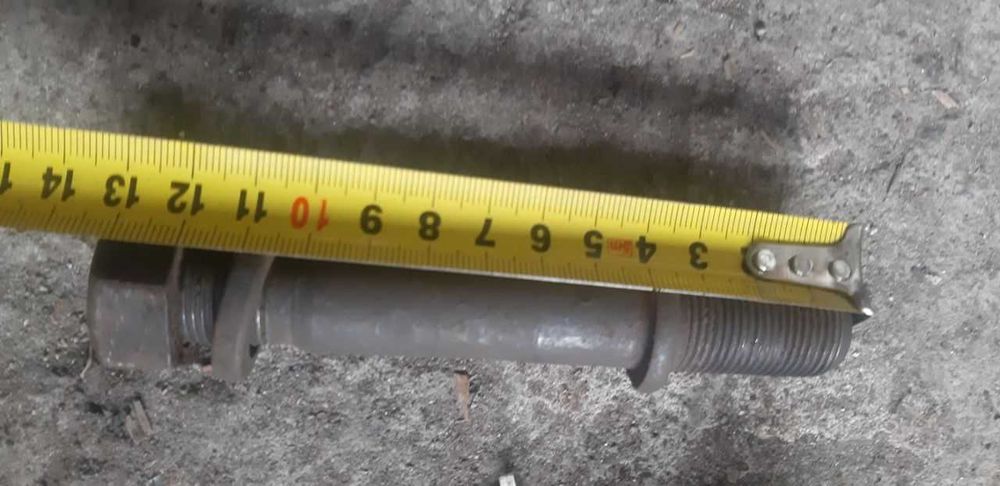 Шпилька ступицы колеса заднего КрАЗ правая L=130 мм 256Б1-3104050