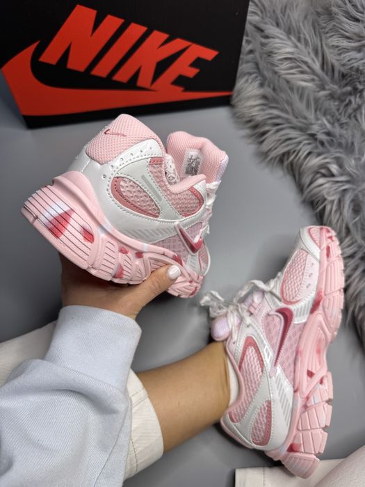 Кросівки Nike V5 RNR | NКросівки Найк V5 RNR рожеві