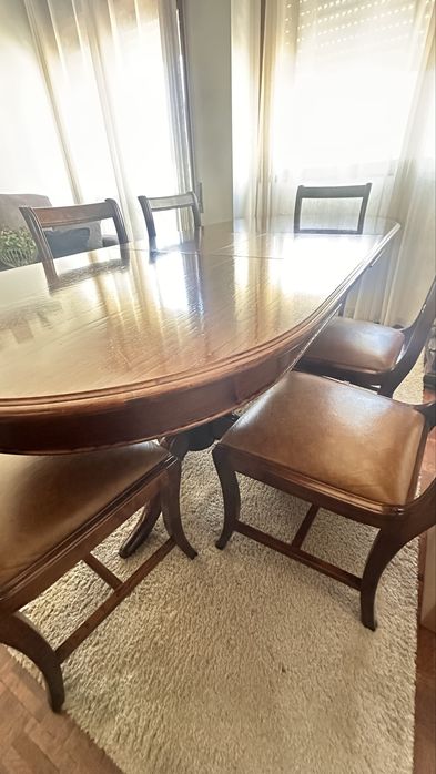 Mesa com cadeiras
