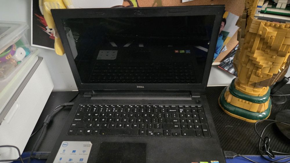 Laptop dell inspiron 15 3000series