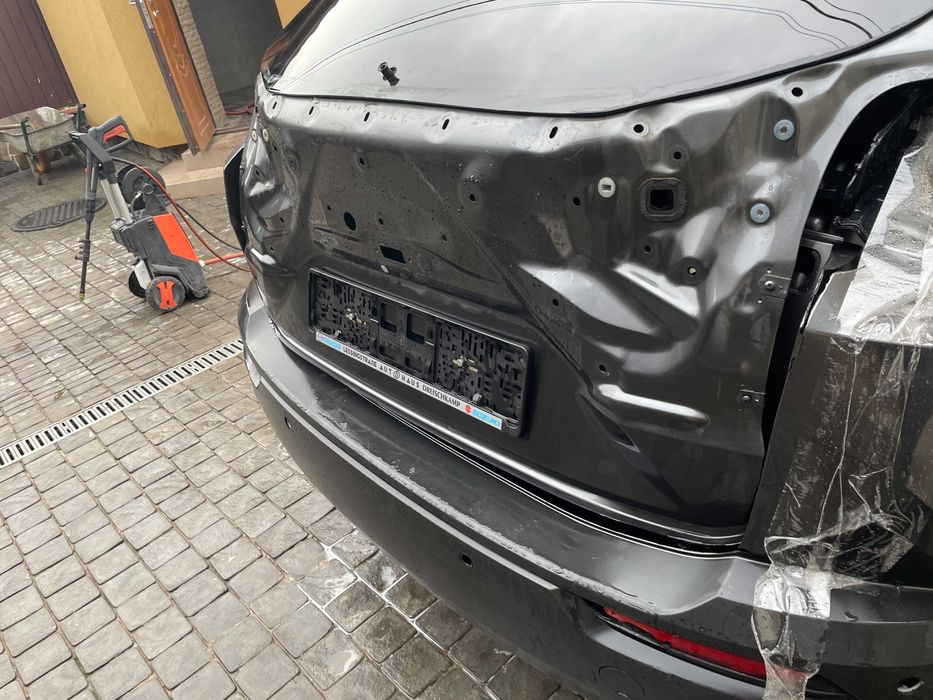 Кришка багажника Mazda MX30 MX-30