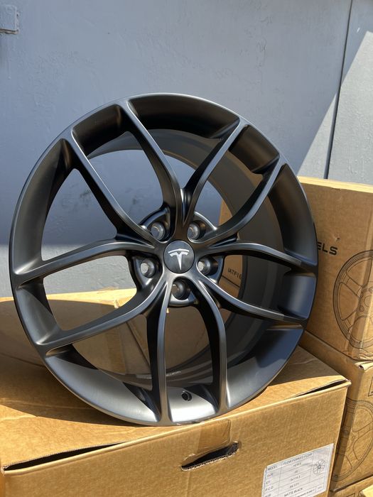 777 Новые диски R19 5/114.3 Tesla 3 Toyota Camry