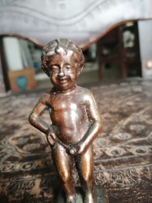 boneco biblot em metal