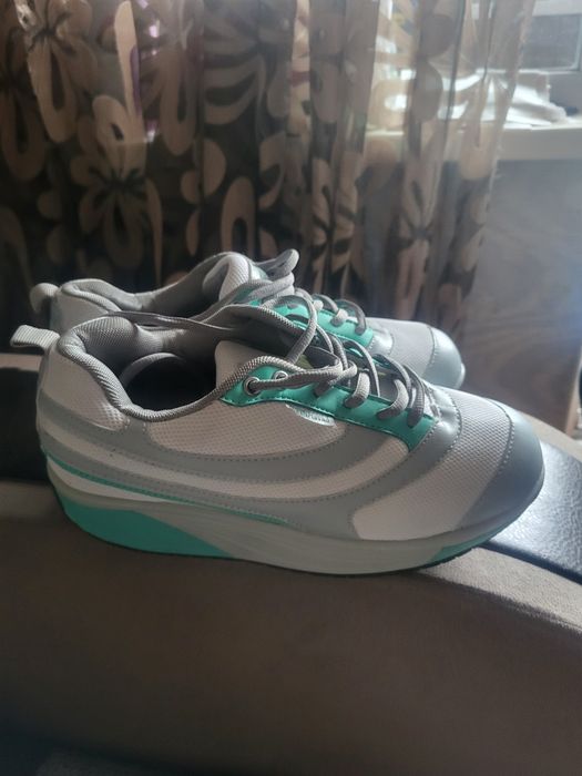 Продам красовки новые ортопедические.