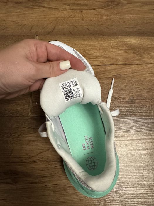 Кросівки adidas