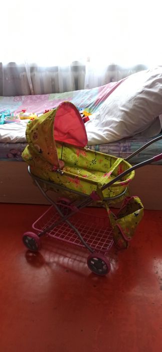 Детская колясочка с пупсиком