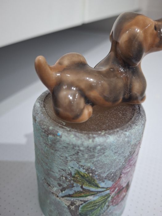 Porcelitowy piesek - miniatura z PRL