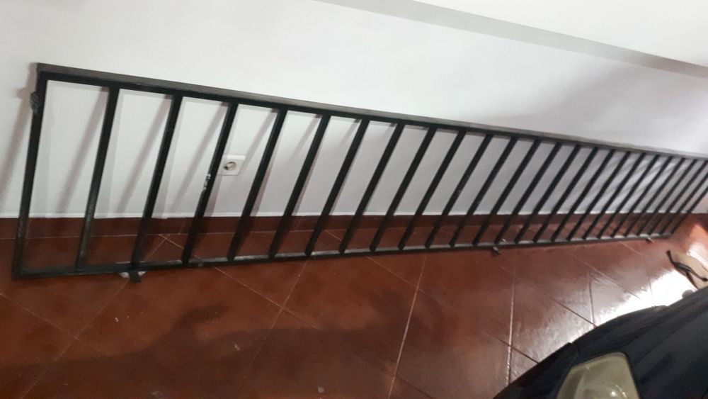 Grade de ferro 63cm por 384cm