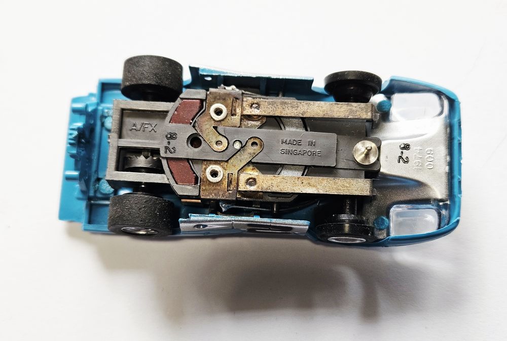 Model z lat 1970 Faller Aurora AFX Ferrari 512M niebieski