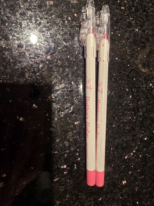 Buttery babe kredka do ust kolor 1