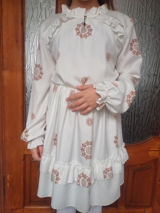 Сукня,  дітяча в ідеальном стані