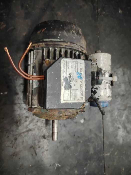 Motor 220 V//0,45HP//2800 RPM