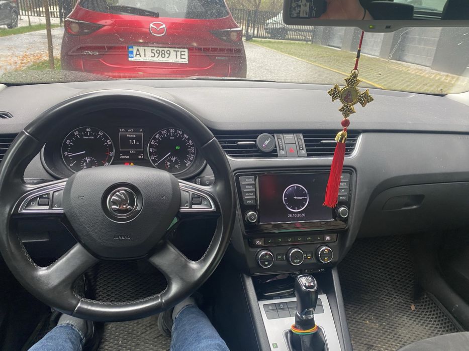 Продам автомобіль сімейний