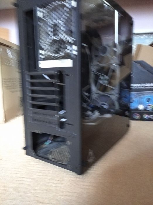 Компютерний корпус.