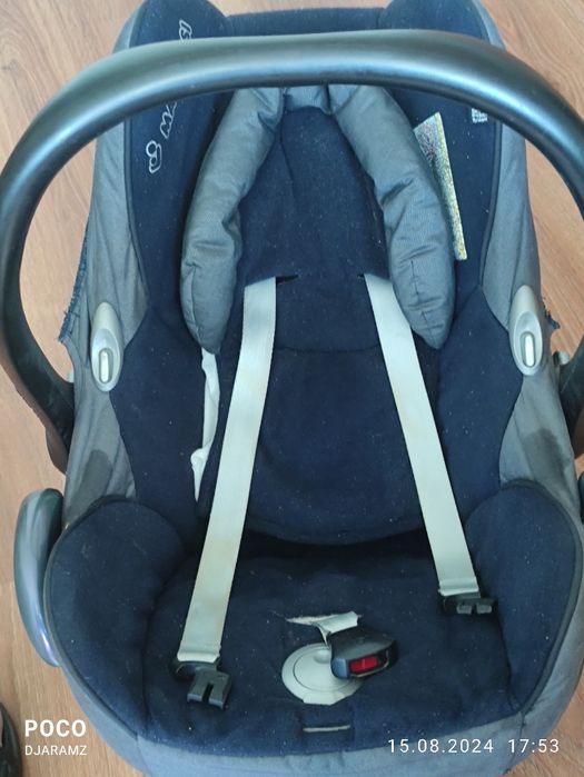 Продам автокрісло дитяче Maxi Cosi.