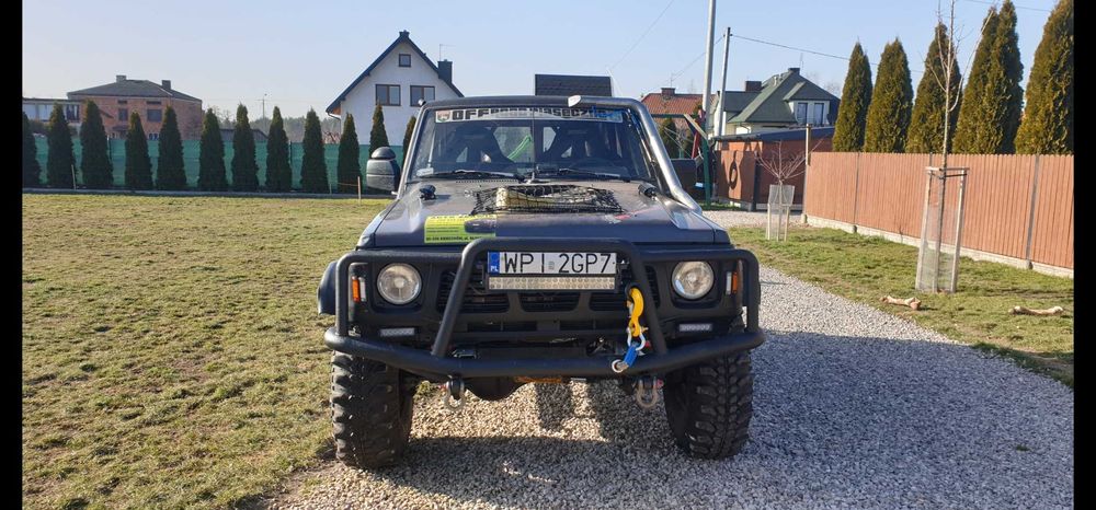 Sprzedam Nissan PATROL Y60 lub zamienię na samoch dostawczy.