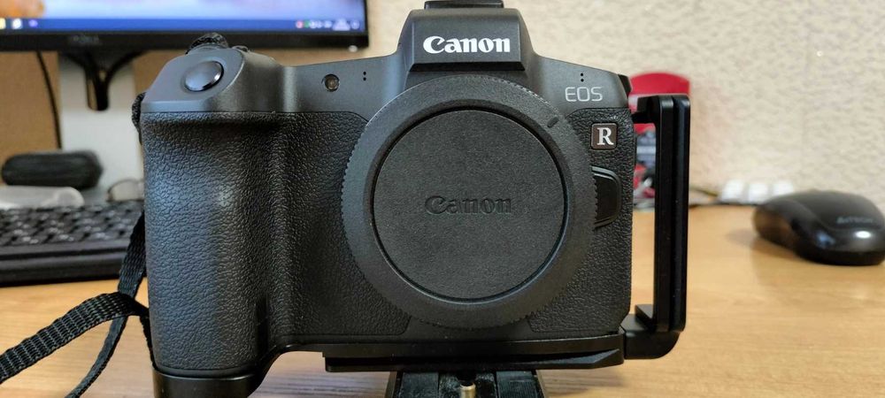 Фотоапарат Canon R