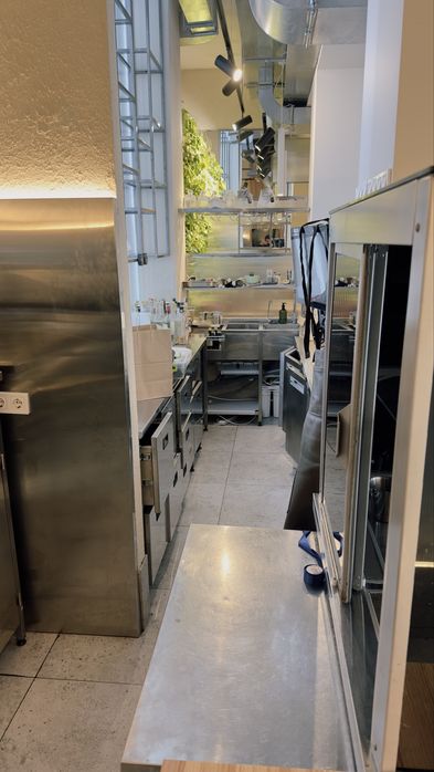 Сдам Магазин пр.Науки ( возле Дома Кофе) S общ.= 120м