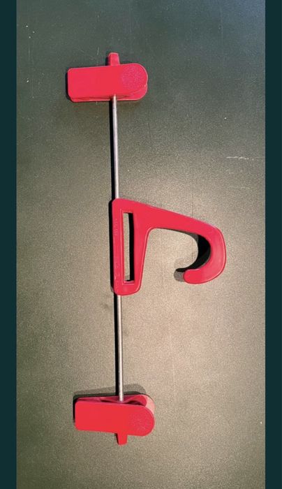 Cruzetas/ Cabides vermelhas e brancas 90 unidades