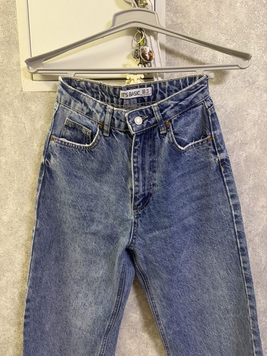 Жіночи джинси прямого крою