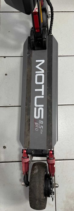 Hulajnoga elektryczna Motus PRO 8.5 LITE 350W 35km + Torba/Sakwa