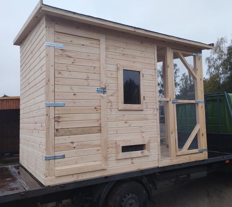 Oferuje solidny golebnik