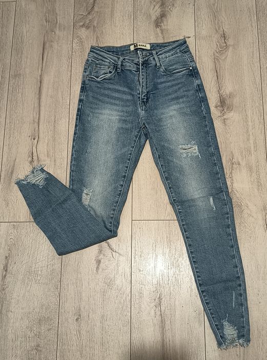 Dwie pary spodni r. 26, 27– idealny stan