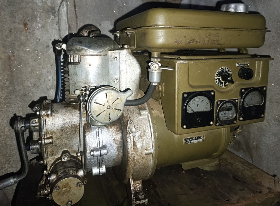 Срочно продам армійський бензогенератор АБ-1