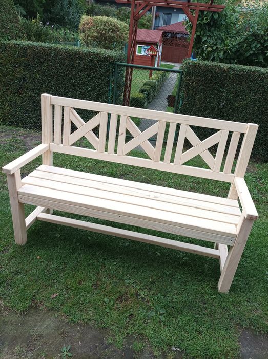 Ławeczka z krzyżami