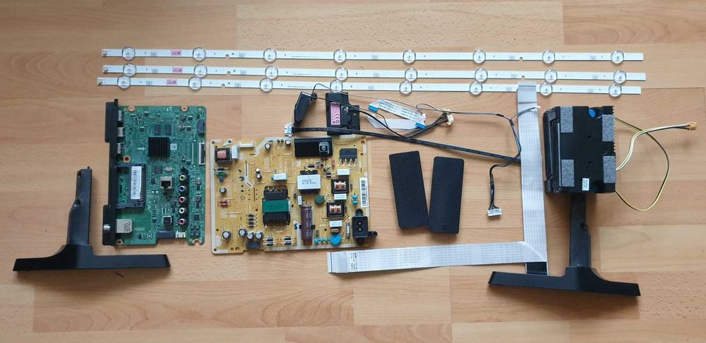 TV Samsung UE40J5200AW rozbita matryca komplet części