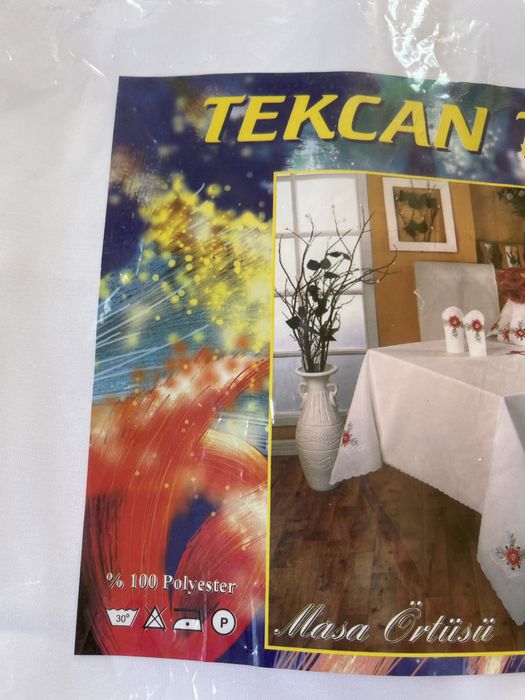 Nowy Obrus z pięknymi haftami Tekcan Tekstil 150x220